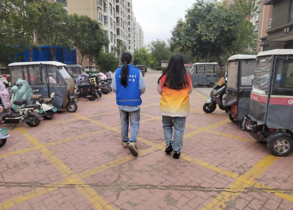 启恒配资 凤翔社区开展信用+治安巡防志愿服务活动